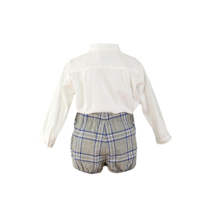 ELEGANTES SET MIT KARIERTEN SHORTS UND HEMD